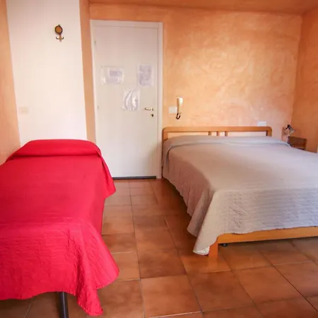 Hotel Luina מלון סטרסה